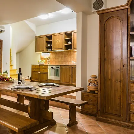 Myrto- Alekata Tatil Evi Argostolion